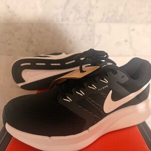 Nike Black and White Flywire Running Shoes